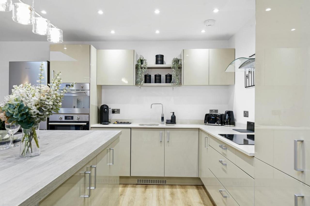 Modern Bungalow In Maidstone Sleeps 5 With Free Parking Exterior photo