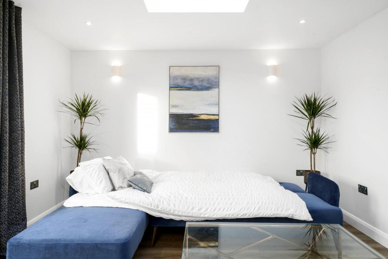 Modern Bungalow In Maidstone Sleeps 5 With Free Parking Exterior photo