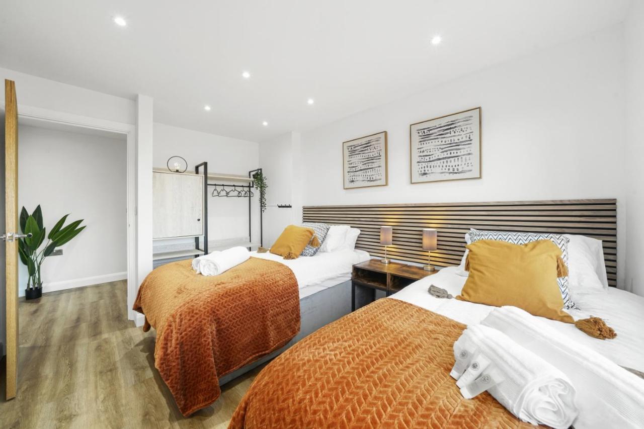 Modern Bungalow In Maidstone Sleeps 5 With Free Parking Exterior photo