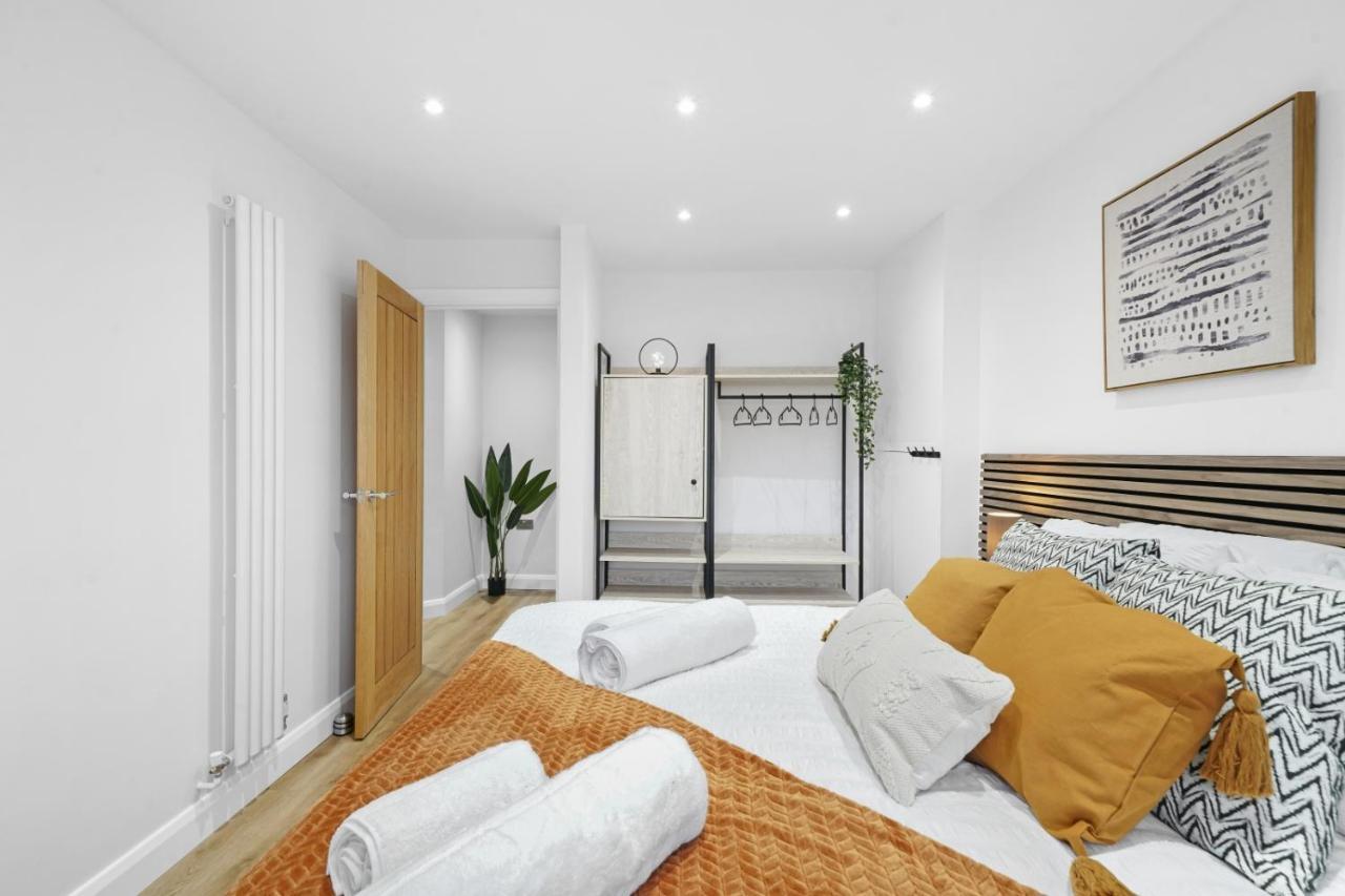 Modern Bungalow In Maidstone Sleeps 5 With Free Parking Exterior photo