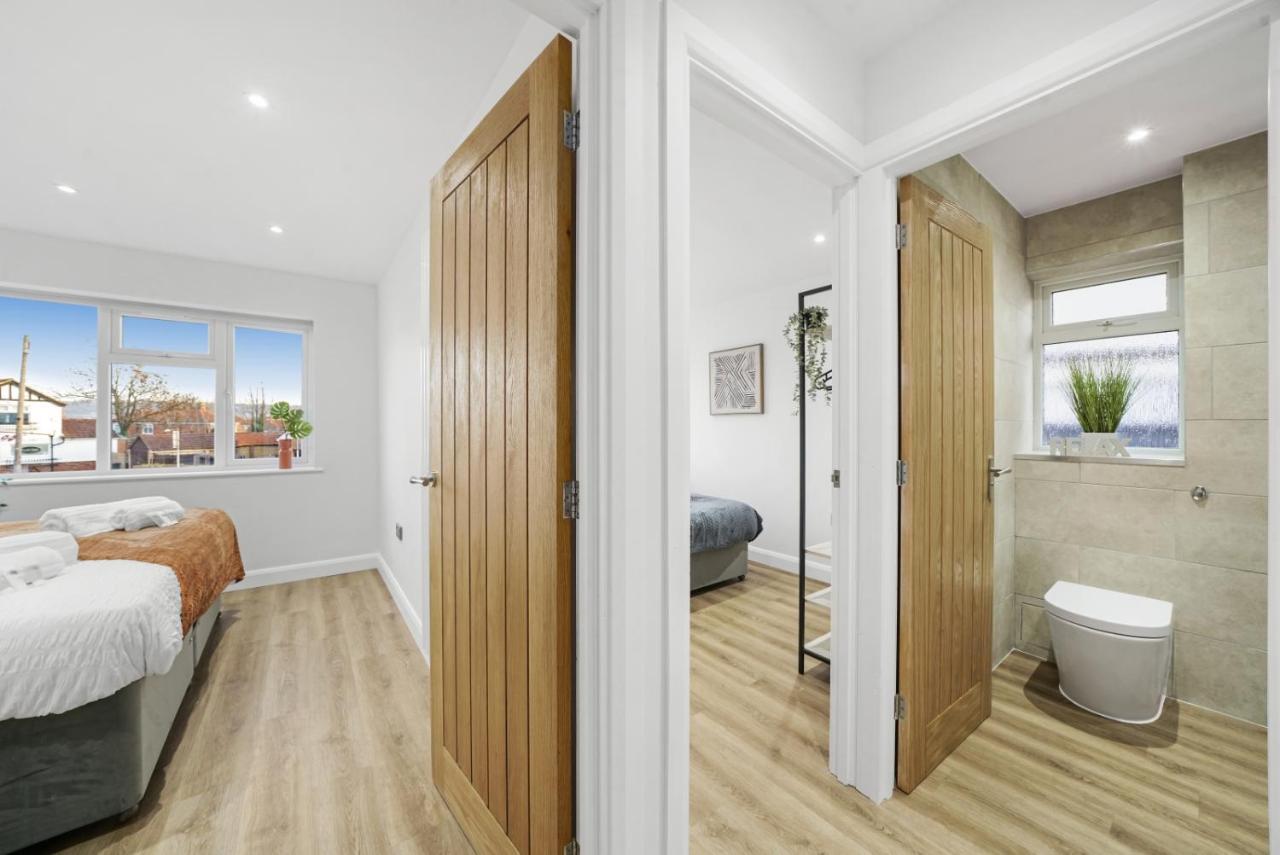 Modern Bungalow In Maidstone Sleeps 5 With Free Parking Exterior photo