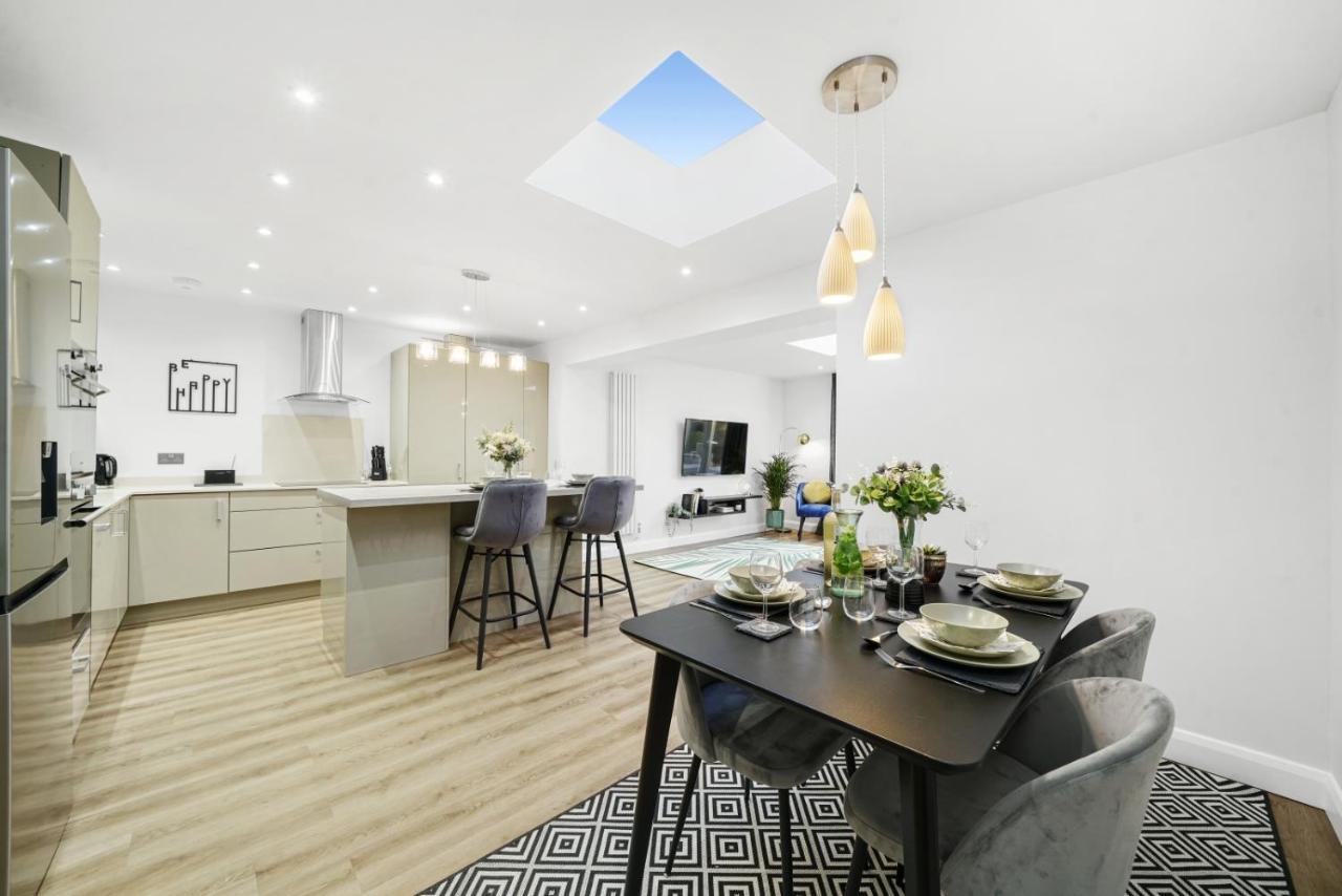 Modern Bungalow In Maidstone Sleeps 5 With Free Parking Exterior photo