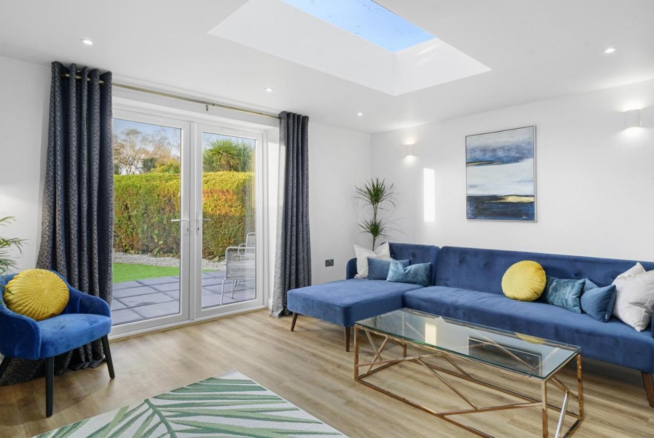 Modern Bungalow In Maidstone Sleeps 5 With Free Parking Exterior photo